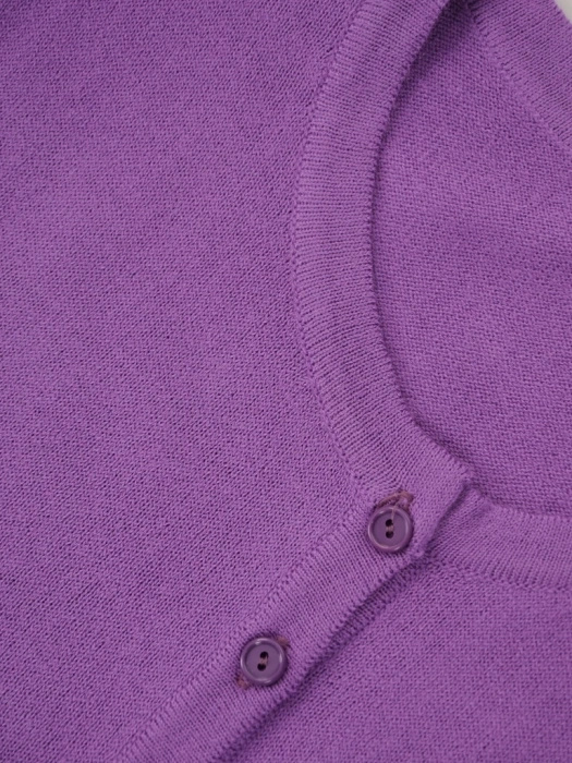 Elegancki sweter damski rozpinany na guziki fioletowy – prosty fason na chłodniejsze dni 38679