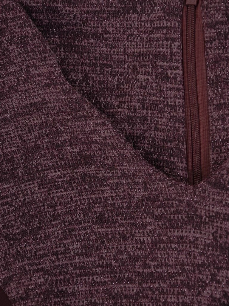 Elegancka sukienka wizytowa w kolorze śliwkowym o prostym kroju – model z rękawem 3/4 i klamrami 27482