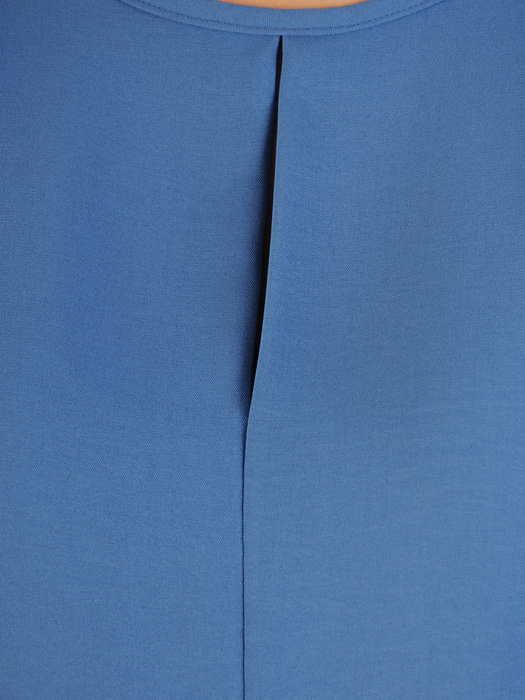 Niebieska bluzka z ozdobnym wycięciem przy dekolcie 33362
