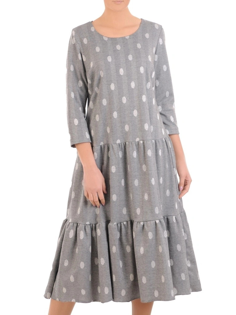 Szara sukienka rozkloszowana maxi w grochy – stylowy model z rękawem 3/4 tuszujący biodra 31249
