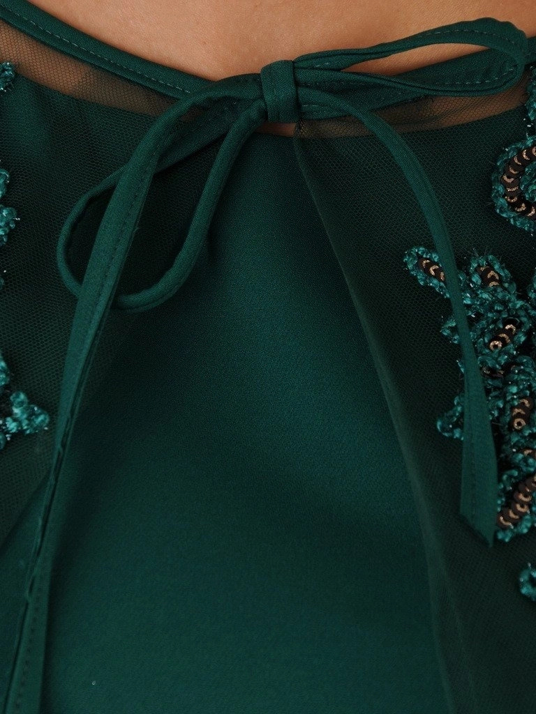 Zielony elegancki komplet damski na wesele – prosty fason z koronkową narzutką z cekinami 18382