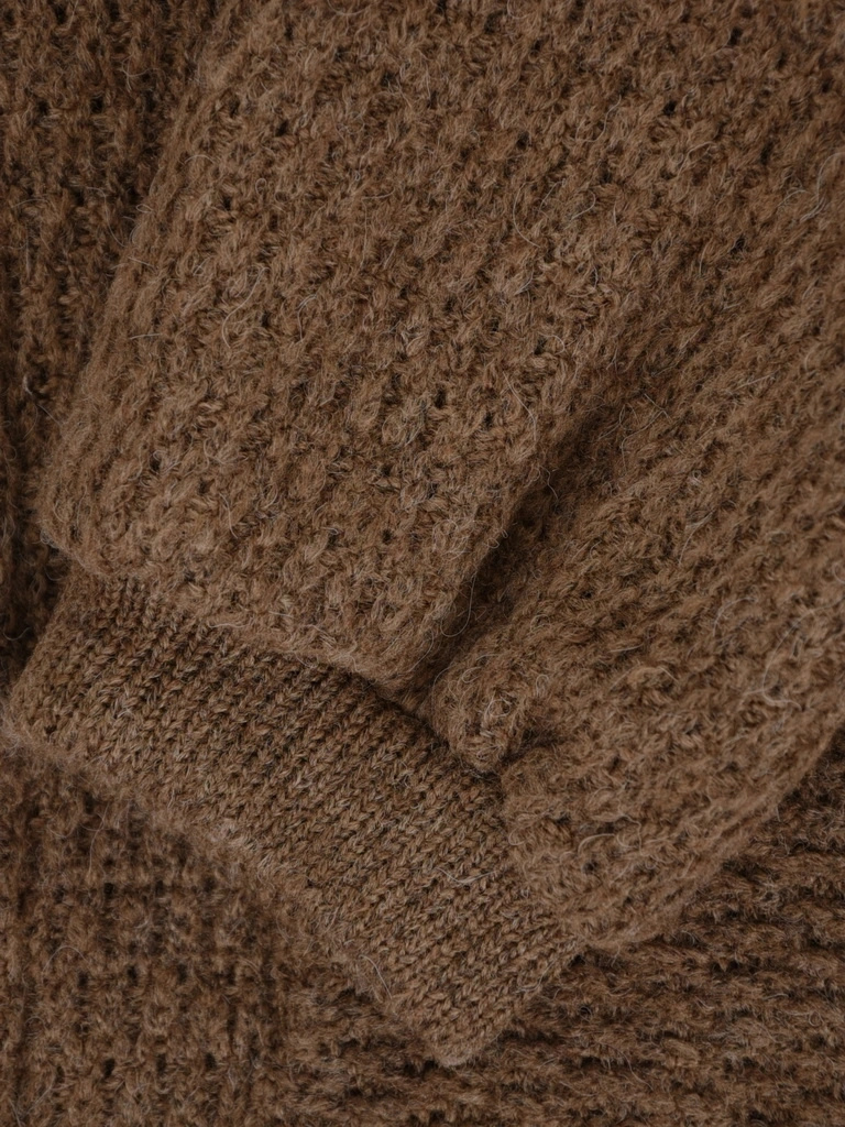 Elegancki sweter damski rozpinany beżowy – prosty fason z bufiastymi rękawami 42176