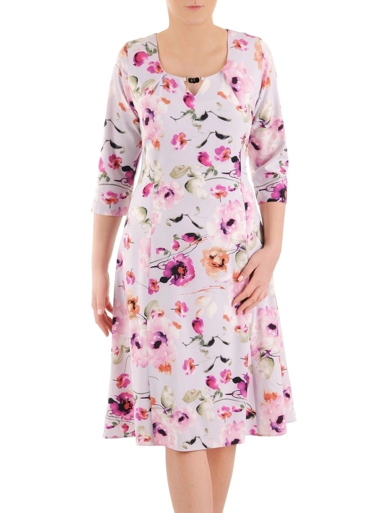 Elegancka sukienka rozkloszowana w kwiaty midi – kobiecy krój podkreślający talię 39401