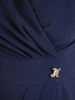 Granatowa sukienka kopertowa z rękawem 3/4 – elegancki fason midi modelujący talię 34383