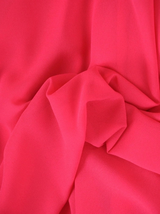 Elegancka amarantowa sukienka midi – prosty fason z cekinami i kimonowym rękawem 37782