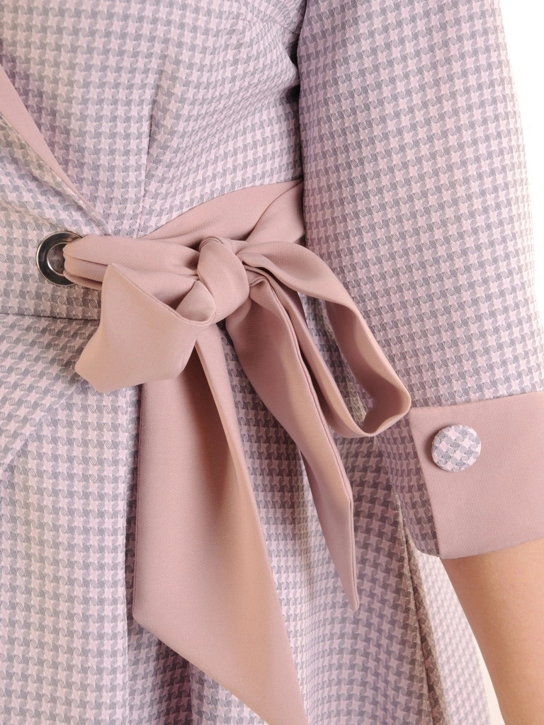 Elegancka sukienka rozkloszowana midi w pepitkę – kobiecy krój z wiązaniem w pasie 34682