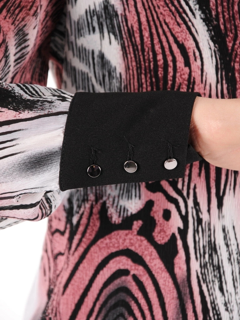 Komplet z tuniką w zwierzęcy print i czarnymi spodniami wide leg – komfortowy fason maskujący sylwetkę 39257