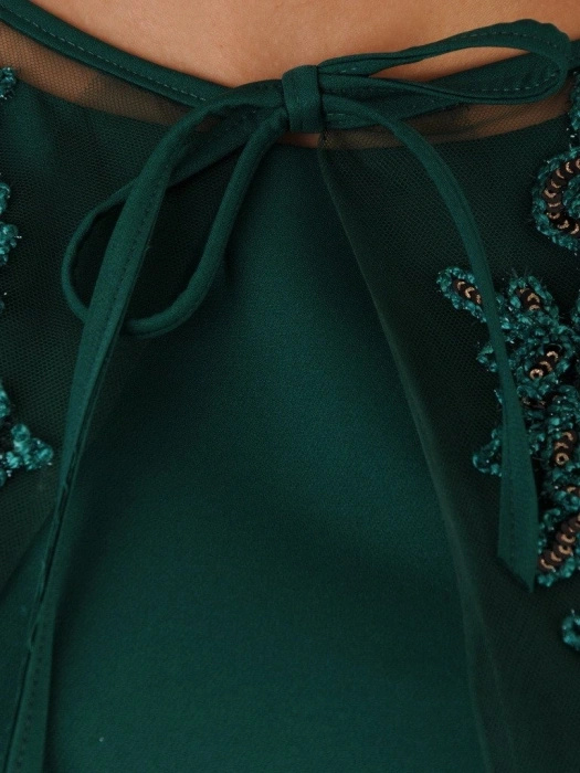 Zielony elegancki komplet damski na wesele – prosty fason z koronkową narzutką z cekinami 18382