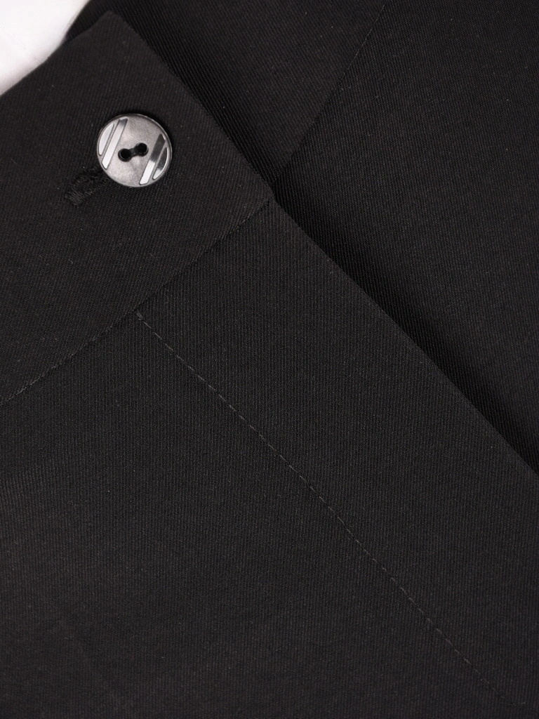 Eleganckie czarne spodnie damskie z kantem – klasyczny fason, który optycznie wydłuża sylwetkę do biura 40508