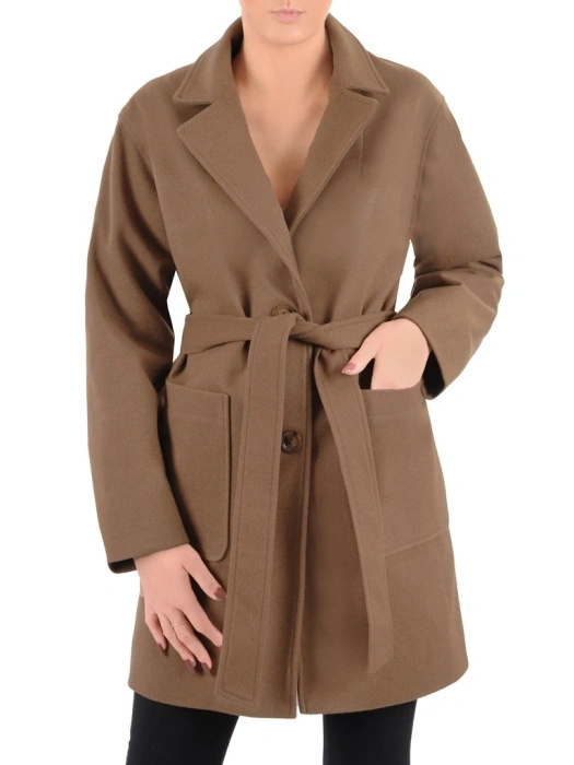 Brązowy płaszcz zimowy damski o prostym kroju – wiązany pasek podkreślający talię 36909