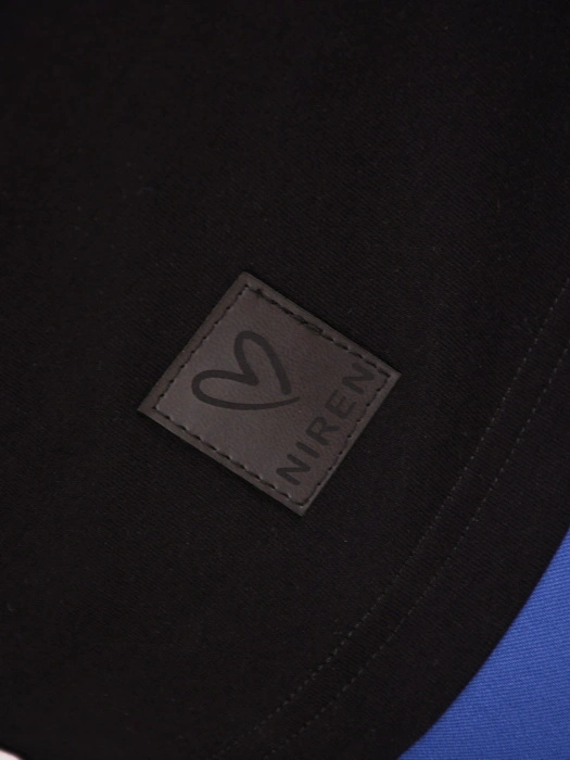 Elegancka czarna bluzka z długim rękawem – prosty fason bawełniany wysmuklający sylwetkę 41442