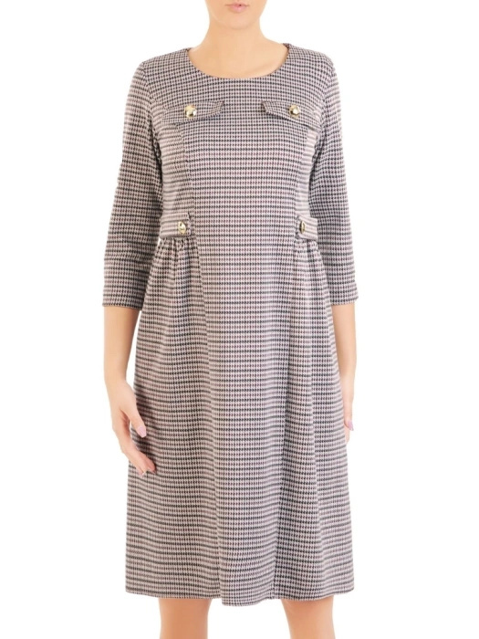 Elegancka sukienka trapezowa midi w pepitkę – fason tuszujący biodra z dekoltem w łódkę 34015