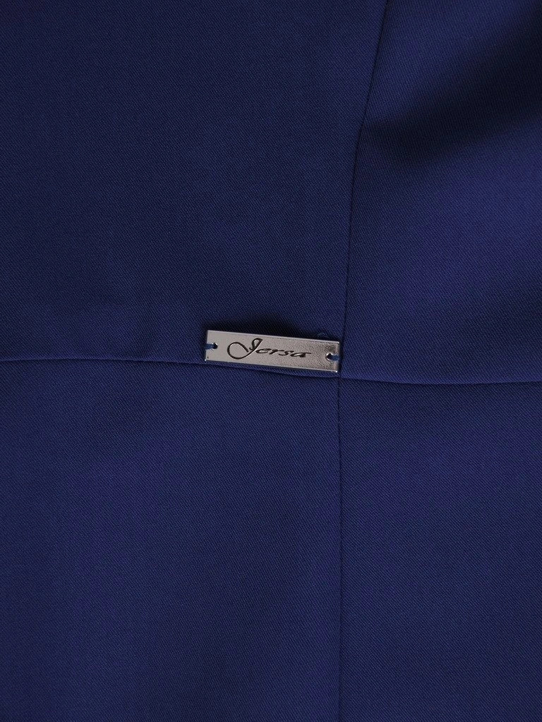 Elegancka chabrowa suknia wieczorowa o prostym fasonie – stylowy dekolt łódka i efektowne rozcięcie na nogę 18752