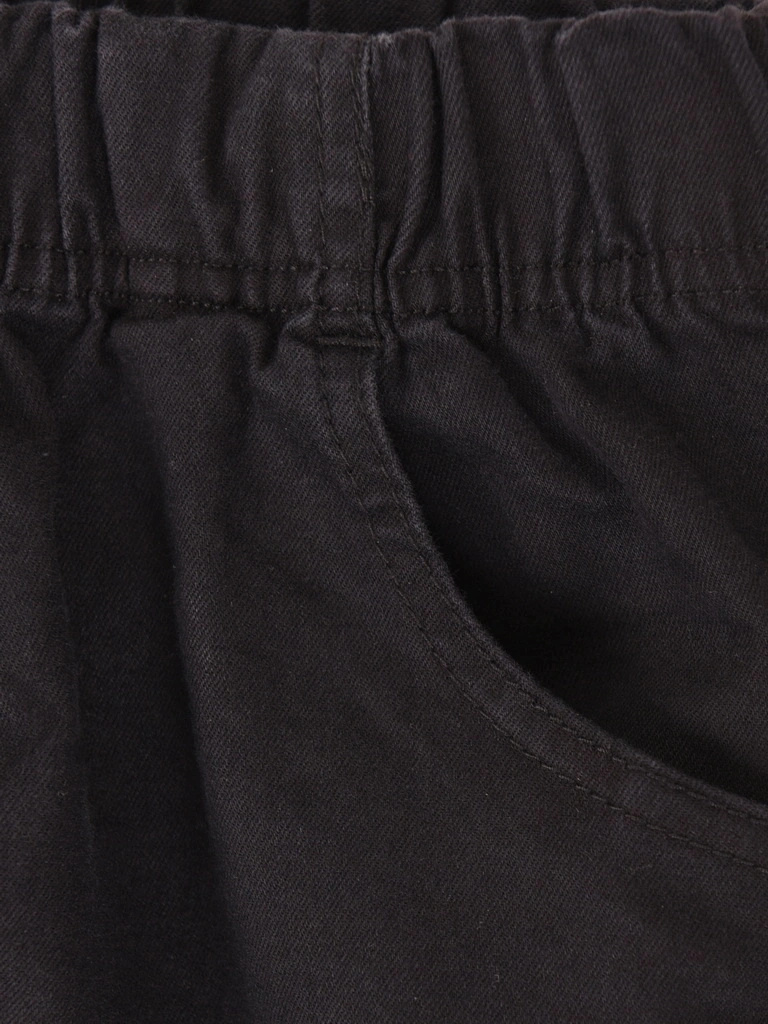 Eleganckie czarne spodnie damskie bawełniane na gumce – dopasowany fason wysmuklający sylwetkę 34895
