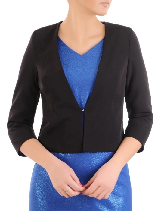 Czarna marynarka damska do sukienki – prosty fason z rękawem 3/4 i zapięciem na haftkę 31416