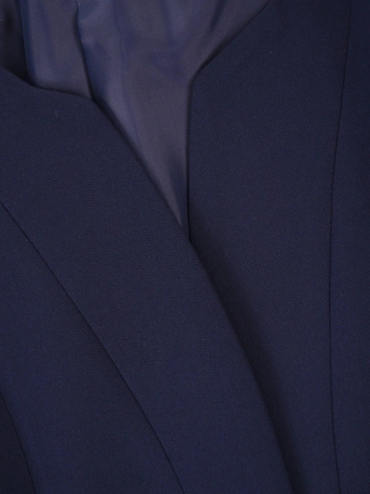 Granatowa garsonka damska na wesele o prostym fasonie – elegancko modelujący sylwetkę zestaw z połyskiem 41868