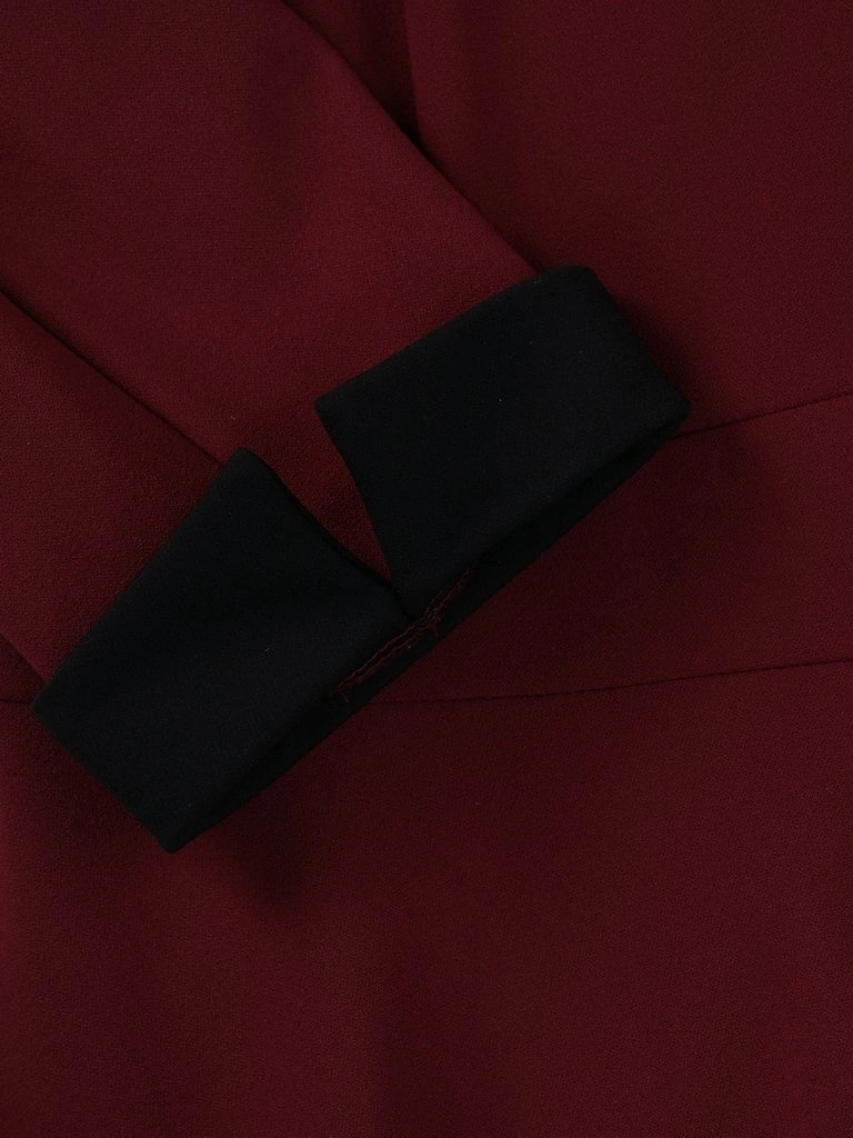 Wizytowa sukienka rozkloszowana bordowa midi – zaszewki modelujące sylwetkę i stylowe mankiety 14730