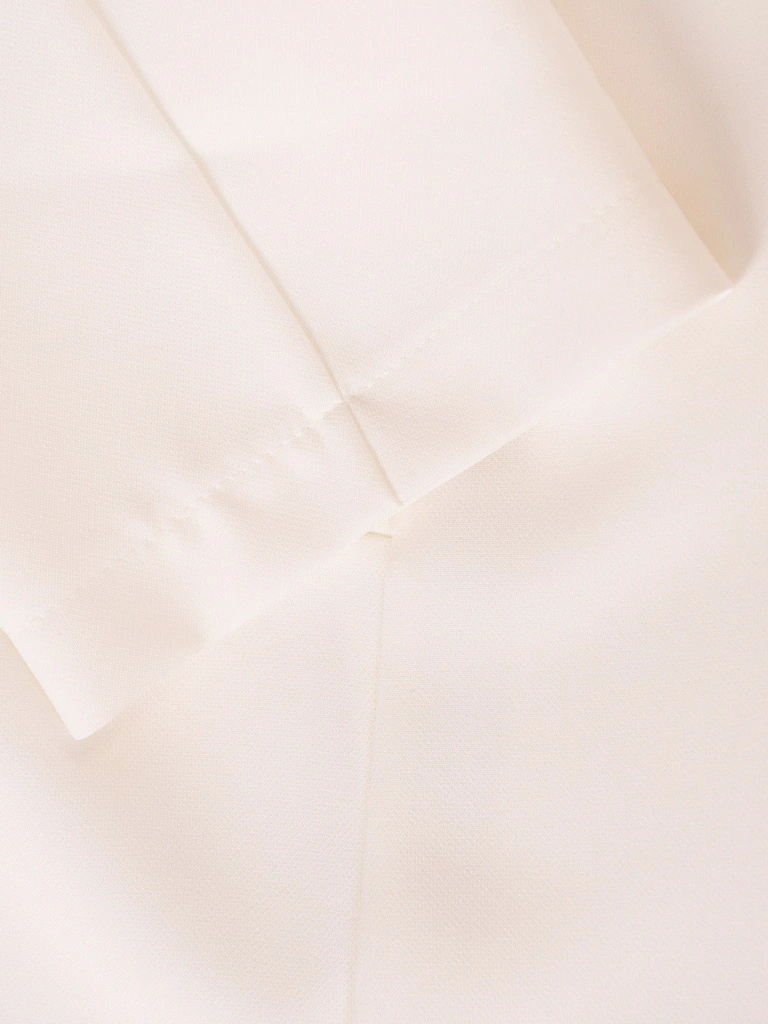Klasyczny żakiet ecru plus size z rękawem 3/4 – o prostym kroju, subtelnie maskujący figurę 41342