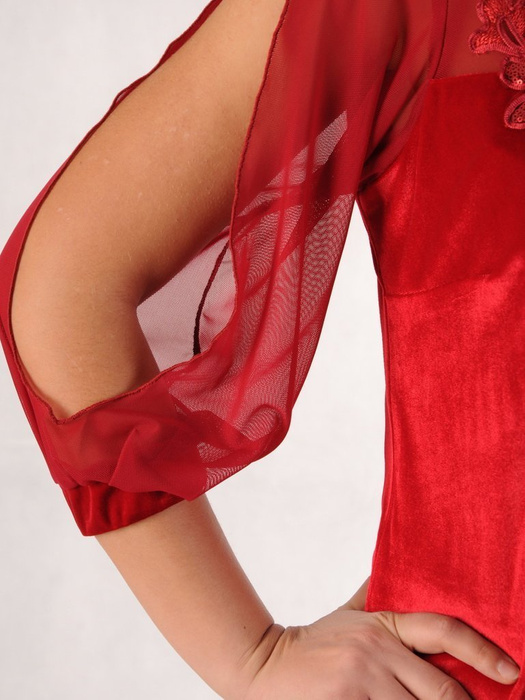 Trapezowa sukienka z aksamitu, czerwona kreacja z tiulowymi wstawkami 24281