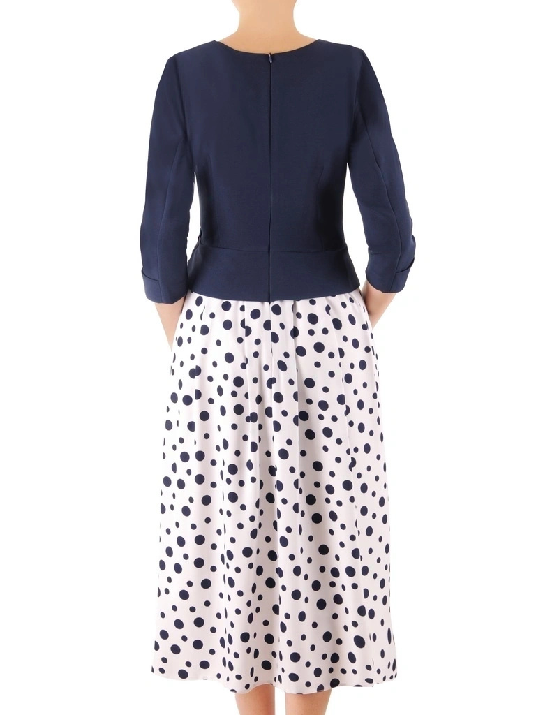 Elegancka granatowa sukienka rozkloszowana maxi w grochy – kobiecy fason z baskinką wysmuklający talię 38243
