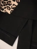 Prosta sukienka biurowa w panterkę midi z rękawem 3/4 – elegancki model z kołnierzykiem 23893