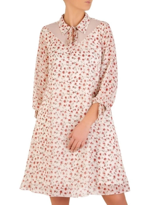 Elegancka sukienka trapezowa midi w kwiaty – swobodny krój maskujący biodra 28214