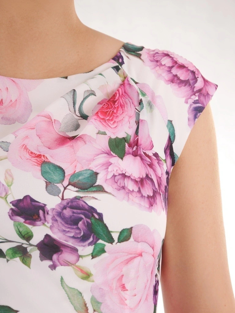 Elegancka rozkloszowana sukienka na wesele w kwiaty – lekki fason midi z dekoltem w łódkę 35809