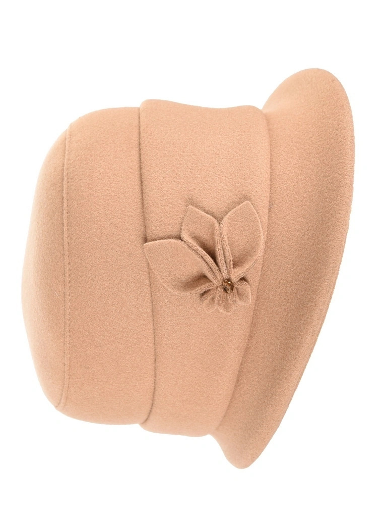 Elegancki kapelusz damski cloche beżowy – ciepły fason z wywiniętym rondem 42407