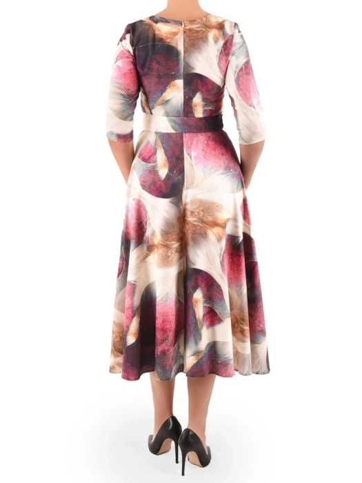 Elegancka rozkloszowana sukienka midi w modny wzór – model z paskiem pięknie modelujący sylwetkę 40499