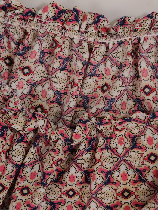 Elegancka bluzka z efektownie pomarszczonym dekoltem 15700