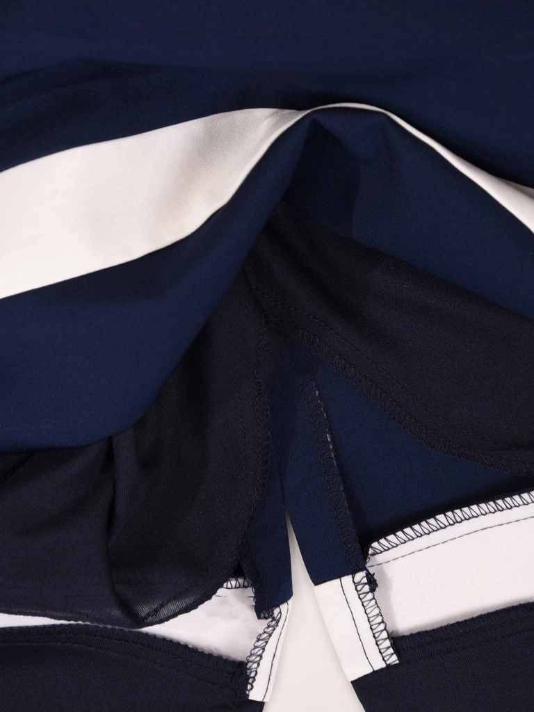 Elegancka granatowa sukienka midi o prostym kroju – modelujące sylwetkę przeszycia i lamówka 9044