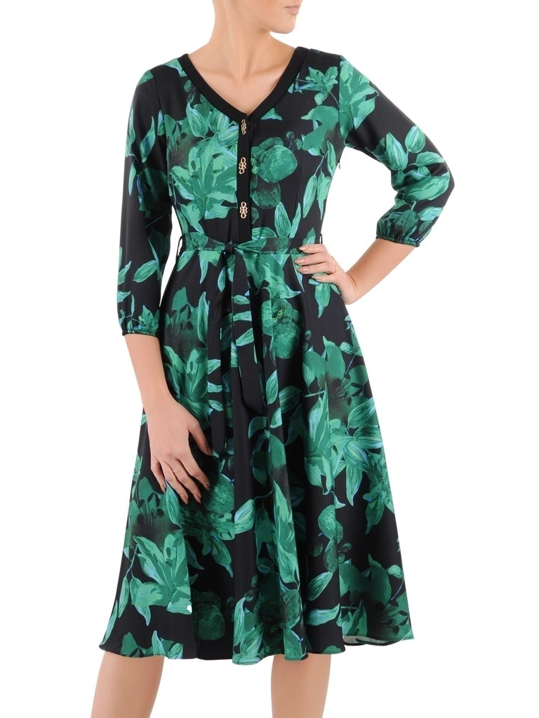 Elegancka sukienka rozkloszowana midi w kwiaty – kobiecy dekolt w serek z paskiem akcentującym talię 37277