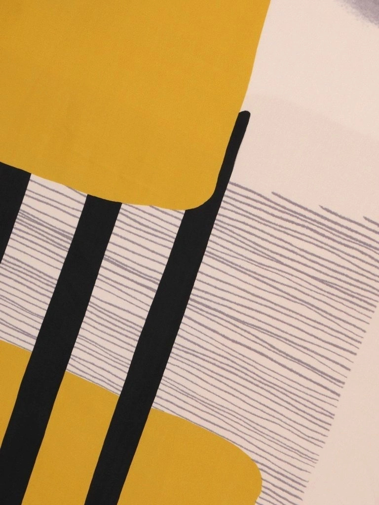 Musztardowa sukienka midi z bawełny o fasonie tuby – kobiecy model z rozcięciem wysmuklającym nogi 30081
