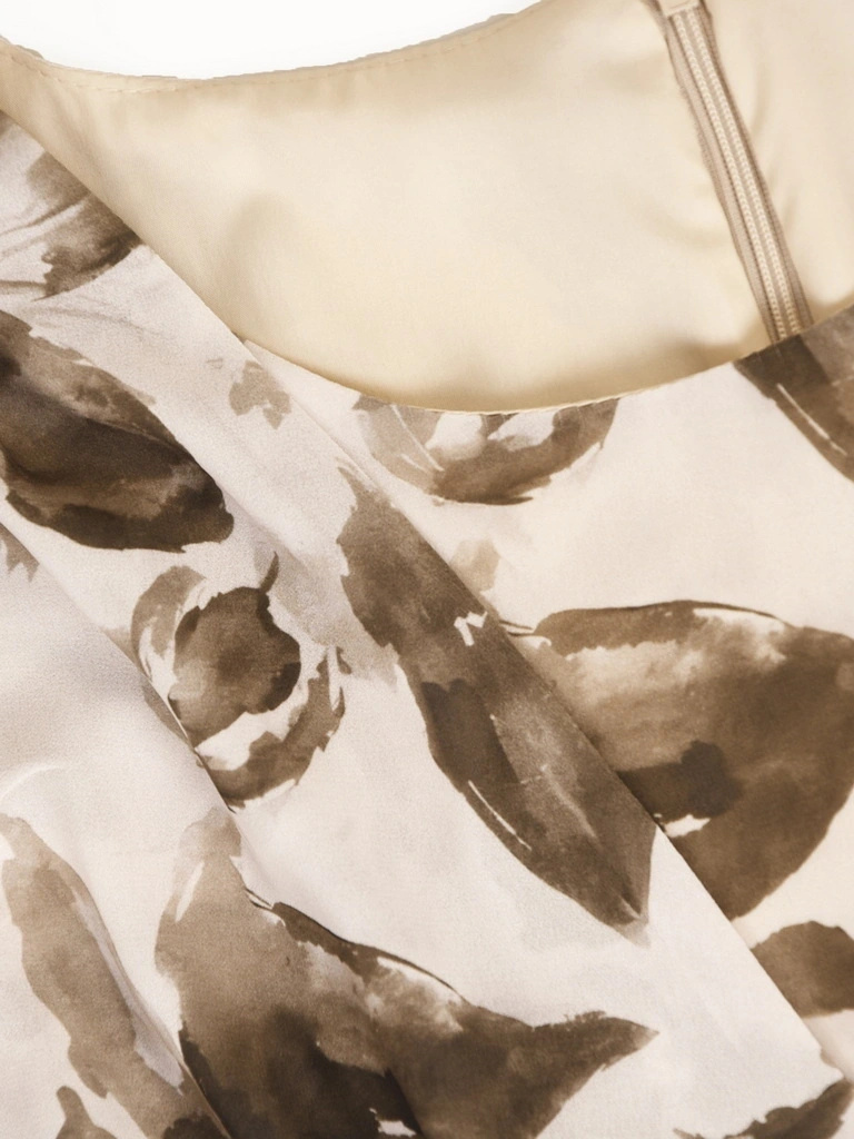 Damska sukienka maxi w jesienne kwiaty khaki – rozkloszowany fason tuszujący biodra 41299