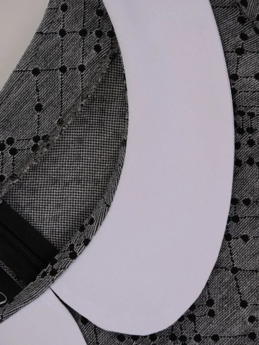 Elegancka sukienka damska midi w kontrastowy wzór – prosty krój z kołnierzykiem i rękawem 3/4 10277