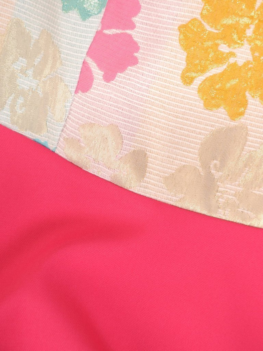 Rozkloszowana sukienka z tkaniny, kreacja z kolorowym topem 30202