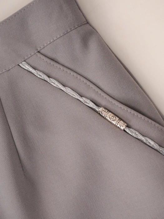 Elegancka spódnica midi o prostym kroju szara – kobiecy fason z rozcięciem modelujący sylwetkę 35631