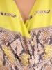Żółta sukienka rozkloszowana maxi w zwierzęcy print – zwiewny fason z rozcięciem pięknie podkreślający talię 28282