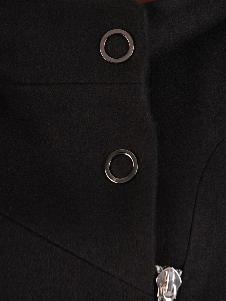 Elegancki czarny płaszcz damski na jesień i zimę – prosty krój z kapturem i wygodnym zamkiem 27779