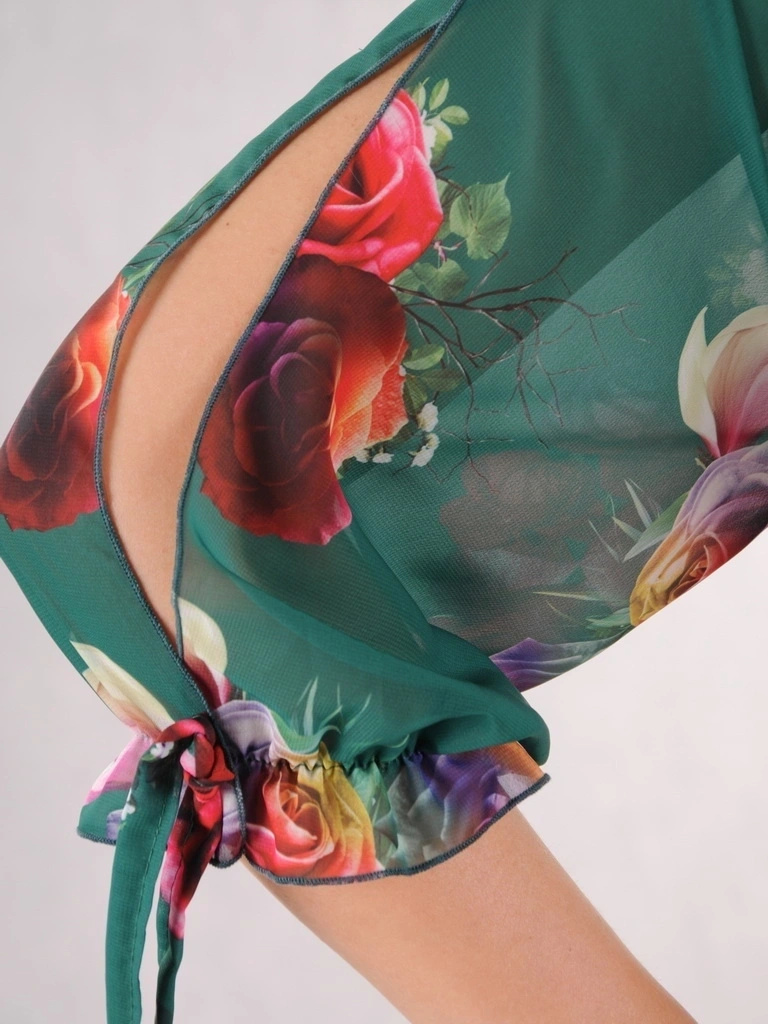 Elegancka sukienka midi w kwiaty z falbaną – prosty krój z paskiem modelującym sylwetkę 36399