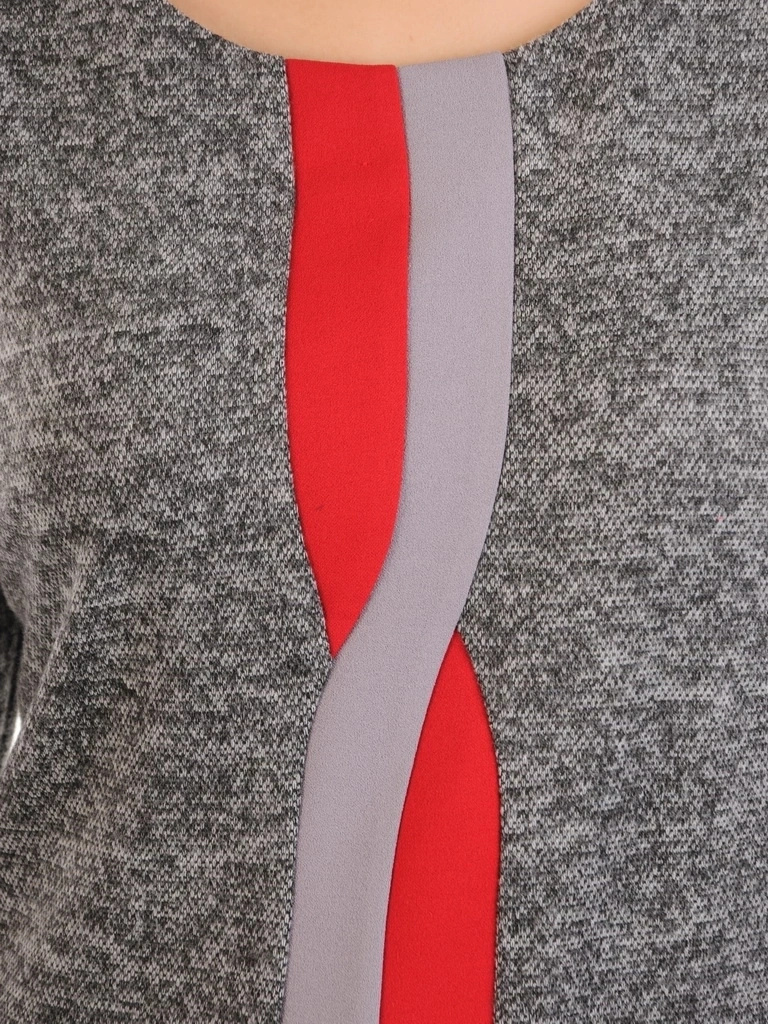 Elegancka szara sukienka do pracy o prostym fasonie – kontrastowe wstawki wysmuklające figurę 31266