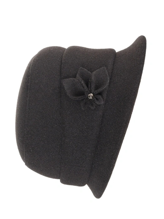 Czarny kapelusz damski typu cloche na jesień – elegancki fason z ozdobną wstawką 42410