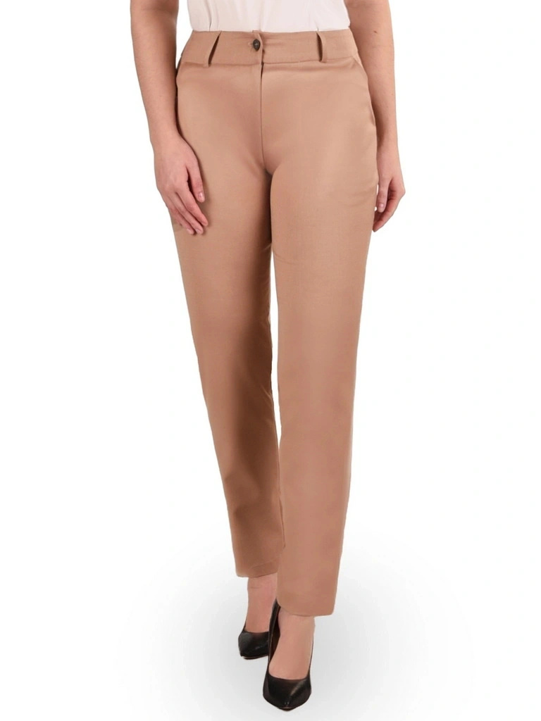 Eleganckie spodnie damskie camel o prostym kroju – wygodny fason z kieszeniami wysmuklający nogi 41446