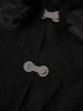 Czarny sweter damski rozpinany z futerkiem – luźny krój zapewniający wygodę i elegancję 18551