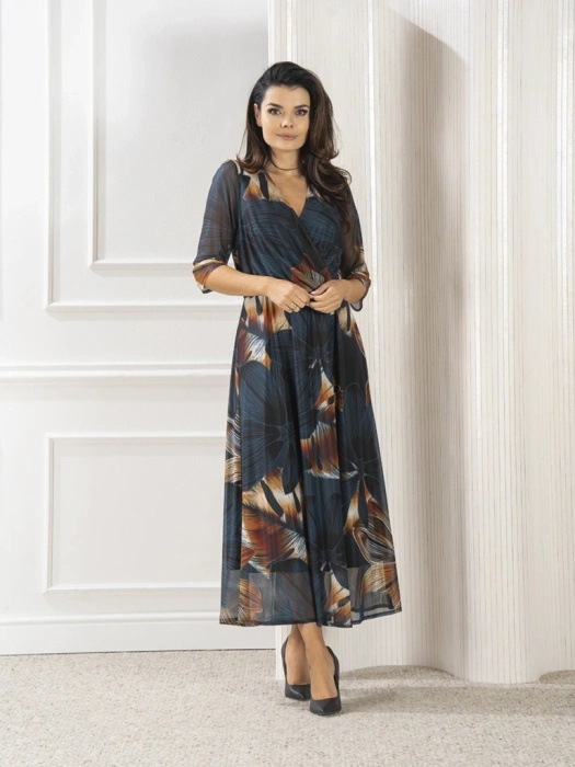 Elegancka czarna sukienka rozkloszowana maxi w kwiaty – wygodna gumka w pasie akcentująca talię 37082