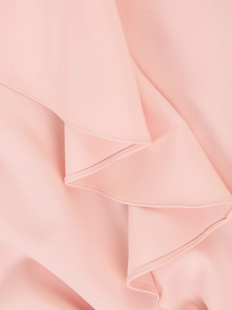 Elegancka suknia wieczorowa maxi rozkloszowana w pudrowym różu – fason z baskinką pięknie modelujący talię 28883