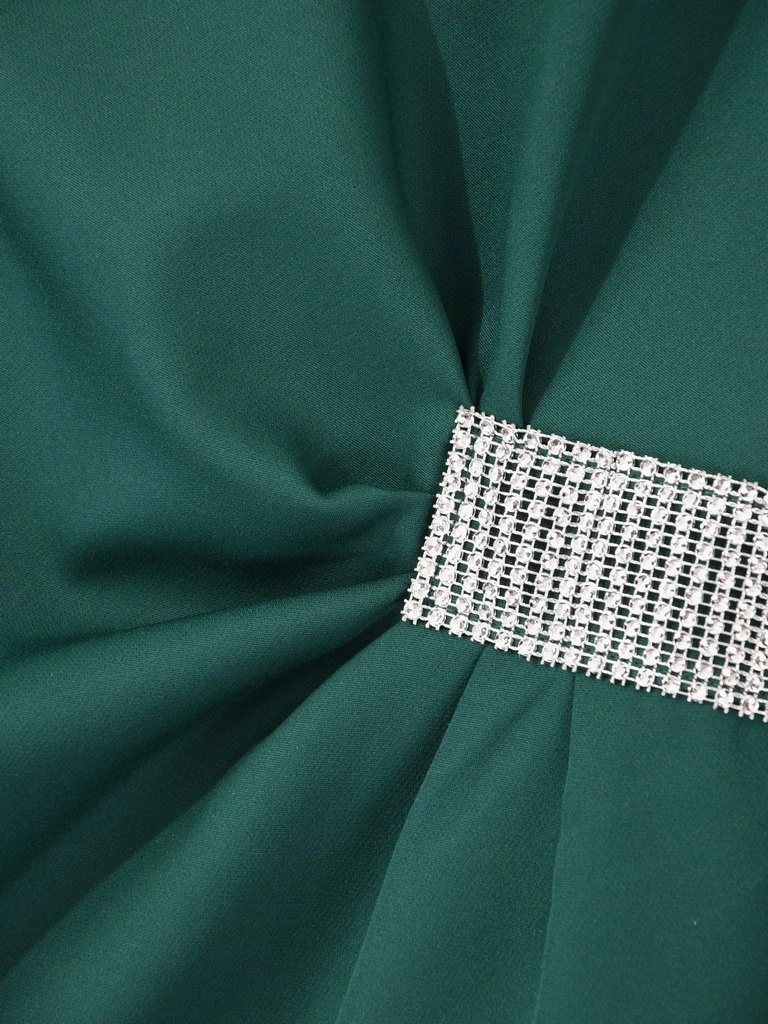 Elegancka sukienka wieczorowa na andrzejki i wesele butelkowa zieleń – prosty fason wysmuklający sylwetkę 40932