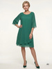 Zielona sukienka trapezowa z ozdobną zakładką – wysmuklający fason z rozciętym rękawem 41926