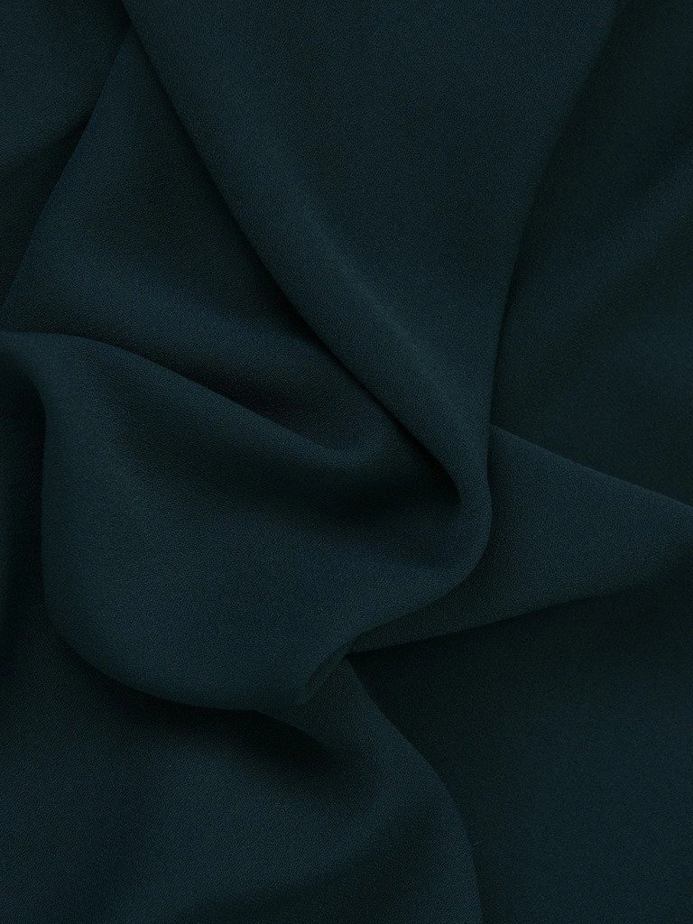 Elegancka suknia wieczorowa maxi w butelkowej zieleni – prosty krój z optycznie wyszczuplającymi zaszewkami 18290