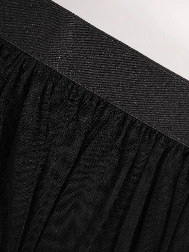 Elegancki czarny komplet damski ze spódnicą maxi – prosty krój optycznie wysmuklający sylwetkę 12607